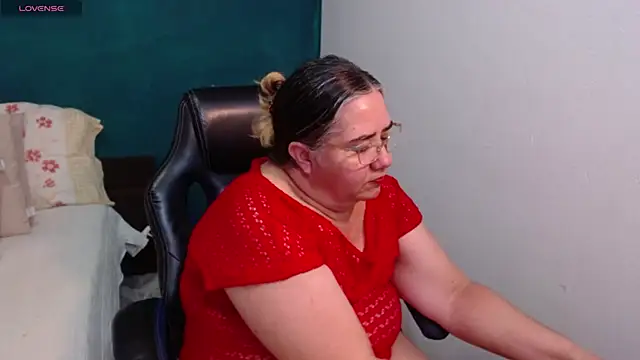 Snapshot of scaelettdubois chatting on 2, 5, 2026 scaelettdubois online show from 2, 5, 2026