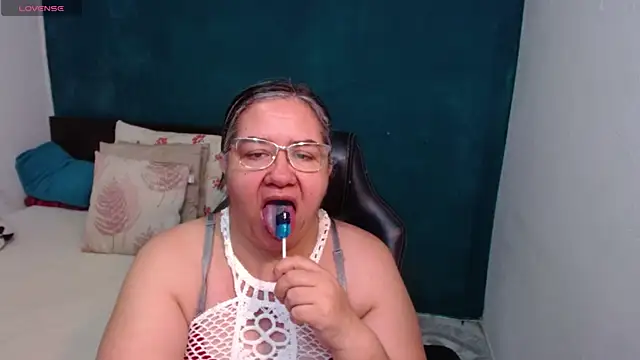 Snapshot of scaelettdubois chatting on 23, 5, 2026 scaelettdubois online show from 23, 5, 2026