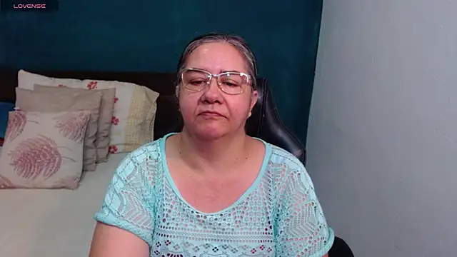 Snapshot of scaelettdubois chatting on 28, 5, 2026 scaelettdubois online show from 28, 5, 2026