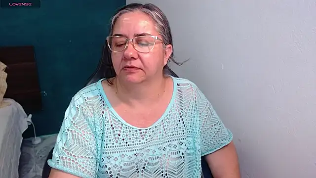 Snapshot of scaelettdubois chatting on 2, 6, 2026 scaelettdubois online show from 2, 6, 2026