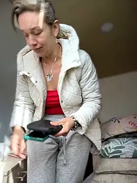 sexymarilyncolombia online show from 10, 2, 2026