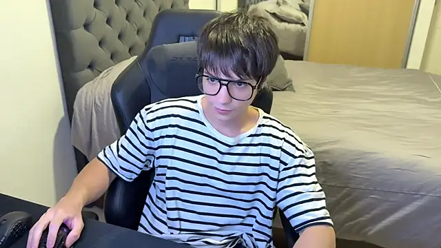 Snapshot of SasukeUhchiaa chatting on 11, 3, 2025 SasukeUhchiaa online show from 11, 3, 2025