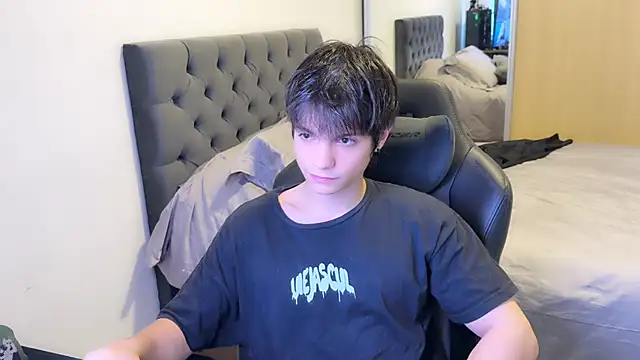 Snapshot of SasukeUhchiaa chatting on 14, 3, 2025 SasukeUhchiaa online show from 14, 3, 2025