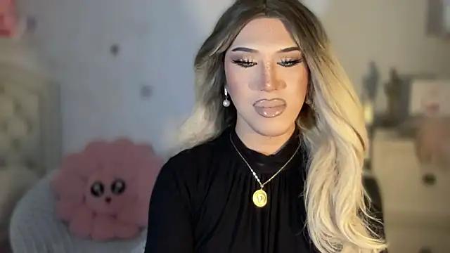 Snapshot of Ts_glamxxxx chatting on 11, 9, 2025 Ts glamxxxx online show from 11, 9, 2025