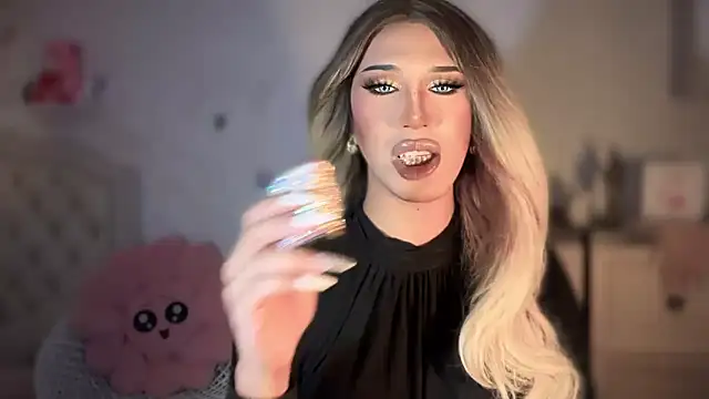 Snapshot of Ts_glamxxxx chatting on 19, 9, 2025 Ts glamxxxx online show from 19, 9, 2025