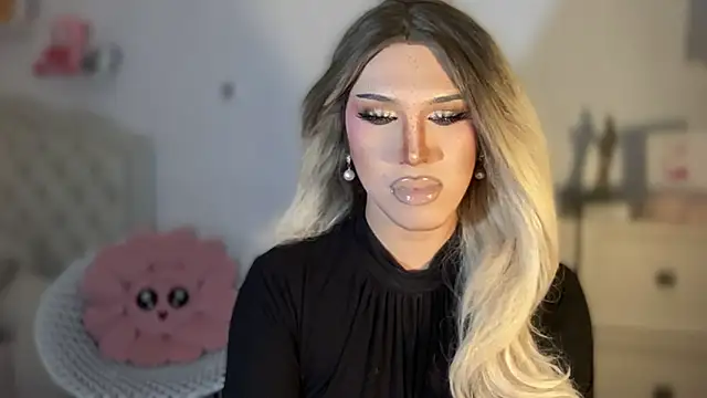 Snapshot of Ts_glamxxxx chatting on 30, 9, 2025 Ts glamxxxx online show from 30, 9, 2025