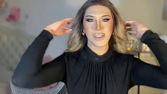 Snapshot of Ts_glamxxxx chatting on 5, 10, 2025 Ts glamxxxx online show from 5, 10, 2025