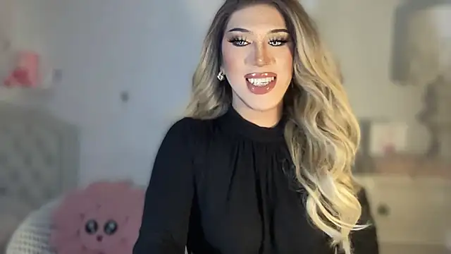 Snapshot of Ts_glamxxxx chatting on 13, 10, 2025 Ts glamxxxx online show from 13, 10, 2025