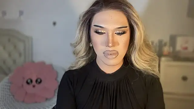 Snapshot of Ts_glamxxxx chatting on 19, 10, 2025 Ts glamxxxx online show from 19, 10, 2025