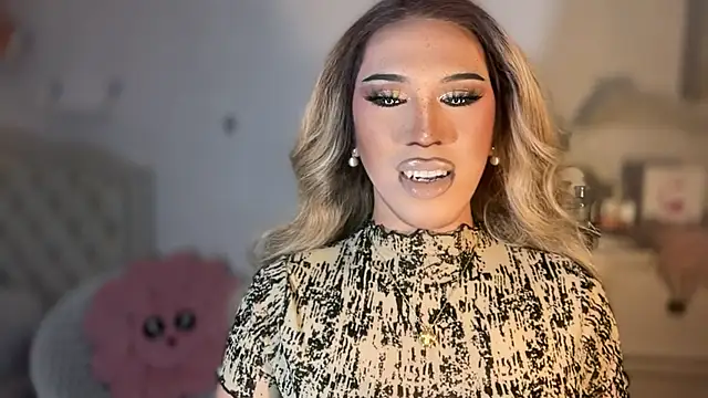 Snapshot of Ts_glamxxxx chatting on 24, 10, 2025 Ts glamxxxx online show from 24, 10, 2025