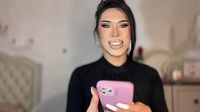 Snapshot of Ts_glamxxxx chatting on 14, 11, 2025 Ts glamxxxx online show from 14, 11, 2025