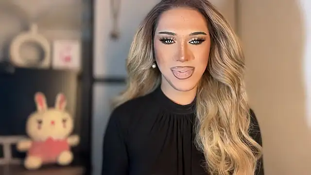 Snapshot of Ts_glamxxxx chatting on 20, 11, 2025 Ts glamxxxx online show from 20, 11, 2025