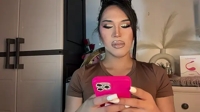 Snapshot of Ts_glamxxxx chatting on 2, 12, 2025 Ts glamxxxx online show from 2, 12, 2025