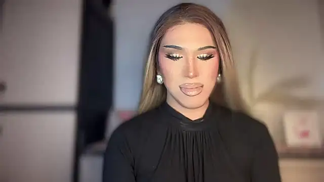 Snapshot of Ts_glamxxxx chatting on 17, 12, 2025 Ts glamxxxx online show from 17, 12, 2025