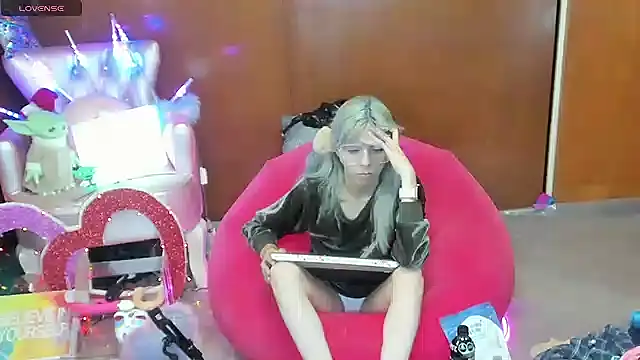 Skinygirl online show from 16, 5, 2026