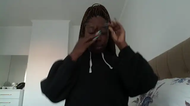 Snapshot of MadamIndigo chatting on 21, 12, 2024 MadamIndigo online show from 21, 12, 2024