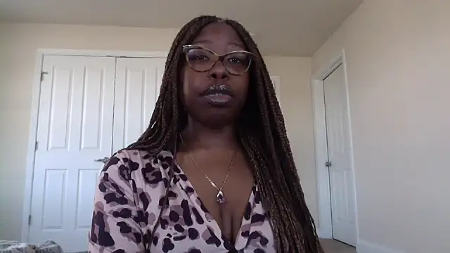 Snapshot of MadamIndigo chatting on 12, 3, 2025 MadamIndigo online show from 12, 3, 2025