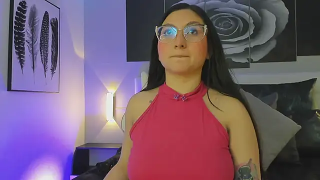 Snapshot of lucy_neil chatting on 7, 10, 2025 lucy neil online show from 7, 10, 2025