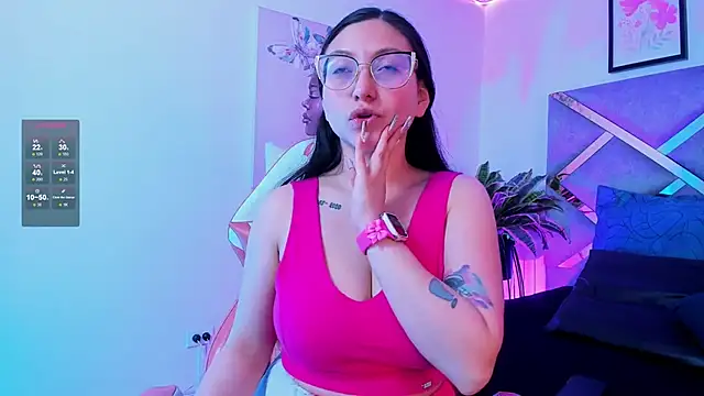 lucy neil online show from 8, 11, 2025