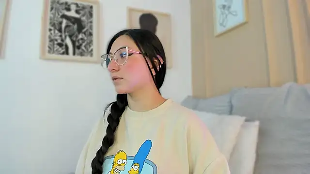 lucy neil online show from 25, 2, 2026