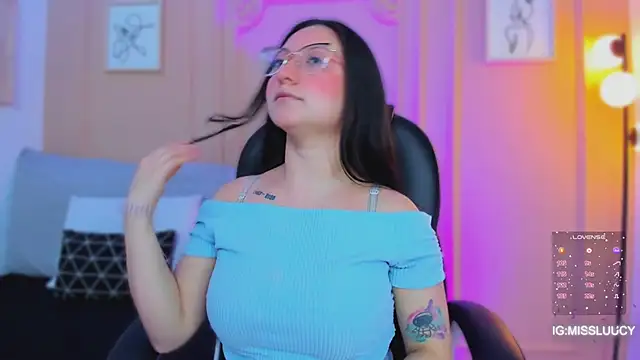 lucy neil online show from 17, 3, 2026