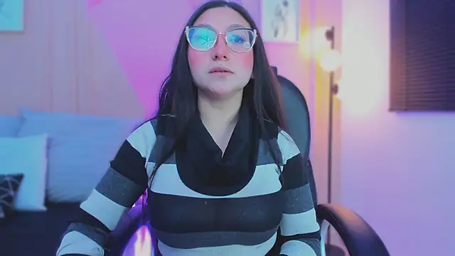 lucy neil online show from 7, 4, 2026