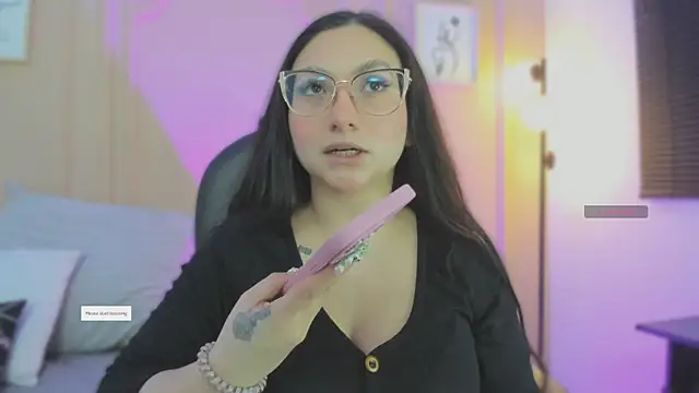 lucy neil online show from 8, 4, 2026