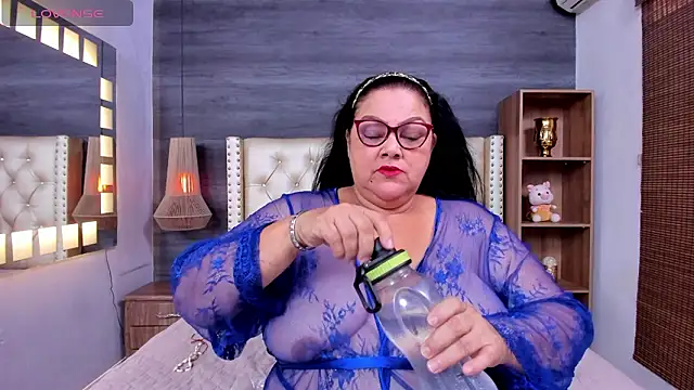 Snapshot of mommy_cute chatting on 12, 3, 2026 mommy cute online show from 12, 3, 2026