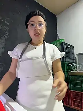 Lucyklein2022 online show from 19, 10, 2025