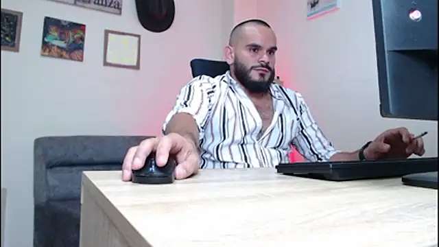 Snapshot of cowboyht chatting on 13, 5, 2026 cowboyht online show from 13, 5, 2026