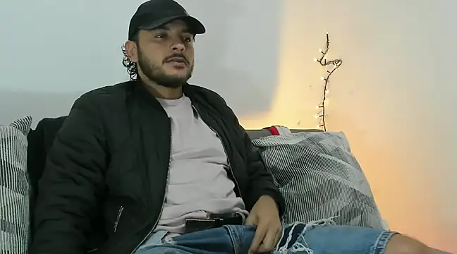 tuyo1995 online show from 11, 1, 2025