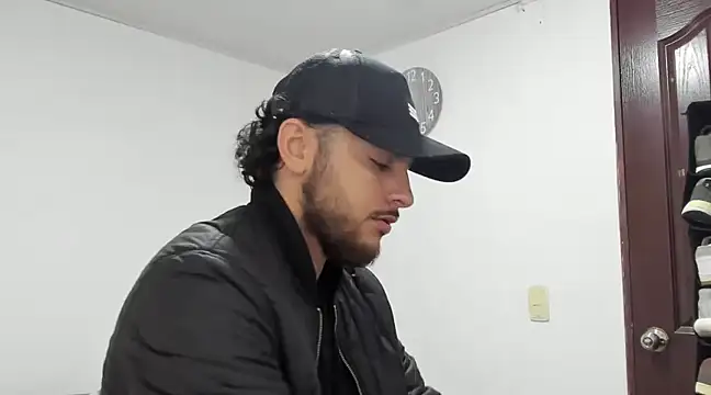 tuyo1995 online show from 17, 2, 2025