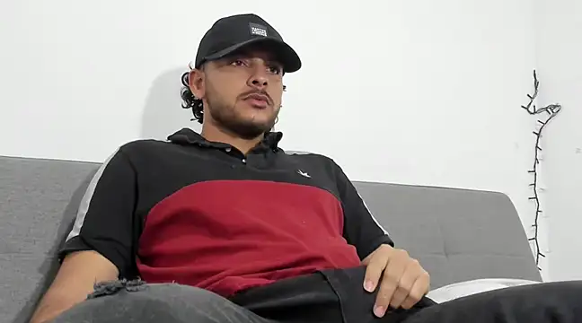 tuyo1995 online show from 3, 3, 2025