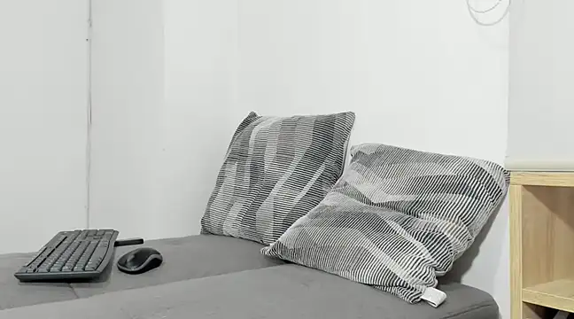 tuyo1995 online show from 4, 3, 2025