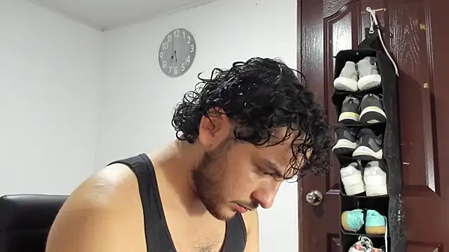 tuyo1995 online show from 13, 3, 2025