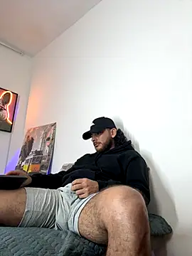 tuyo1995 online show from 4, 11, 2025