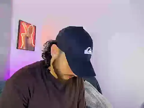 tuyo1995 online show from 11, 11, 2025