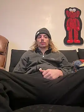 Snapshot of trippyski chatting on 8, 2, 2025 trippyski online show from 8, 2, 2025