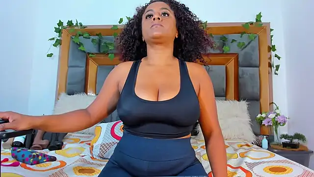 BellaKarla online show from 11, 2, 2025