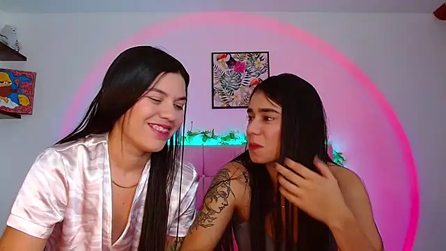 Snapshot of Layla_Rachel chatting on 20, 10, 2025 Layla Rachel online show from 20, 10, 2025