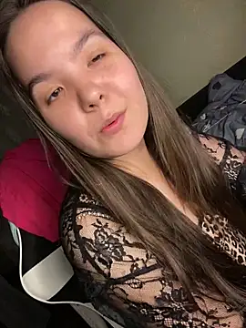 Var Kiss online show from 28, 9, 2025