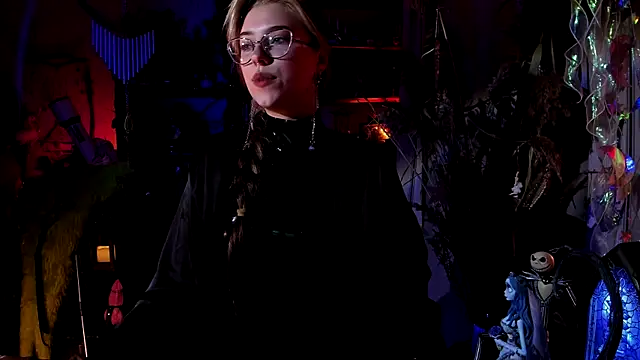 Snapshot of Scarlett_Wanner chatting on 5, 1, 2025 Scarlett Wanner online show from 5, 1, 2025