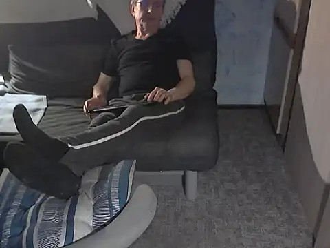 kiam471 online show from 13, 2, 2026