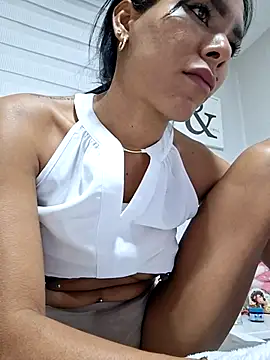 Doll Loren online show from 24, 9, 2025