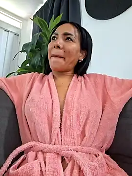 Snapshot of Doll_Loren chatting on 20, 4, 2026 Doll Loren online show from 20, 4, 2026