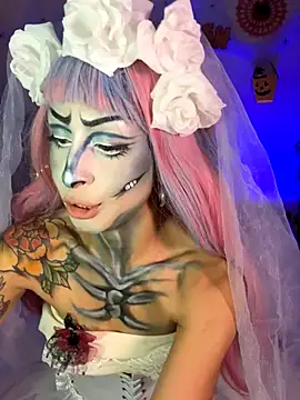 Snapshot of Cinamoonn chatting on 17, 10, 2025 Cinamoonn online show from 17, 10, 2025