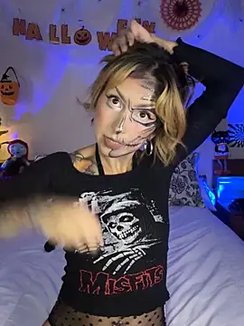 Snapshot of Cinamoonn chatting on 26, 10, 2025 Cinamoonn online show from 26, 10, 2025