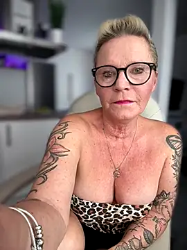 German Milf online show from 17, 10, 2025