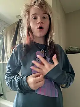 Snapshot of Cutiepiespanks chatting on 4, 3, 2026 Cutiepiespanks online show from 4, 3, 2026