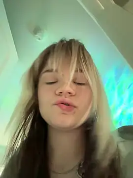 Snapshot of Cutiepiespanks chatting on 5, 3, 2026 Cutiepiespanks online show from 5, 3, 2026